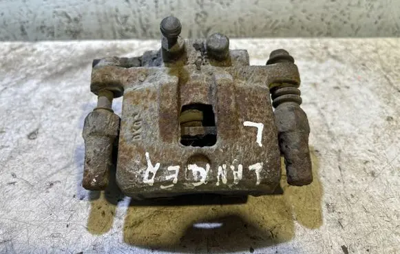 Mitsubishi Lancer X Rear brake caliper