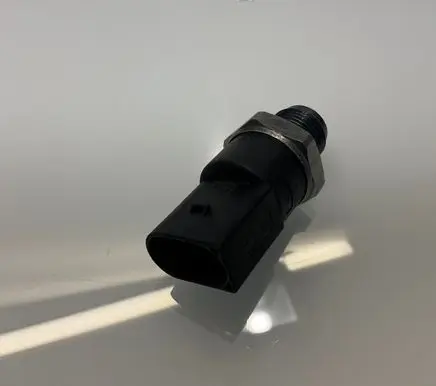 Mercedes-Benz CLS C219 Fuel pressure sensor A0041536728 0041536728