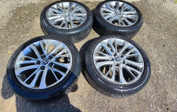 Toyota Avensis T270 R17 alloy rim 