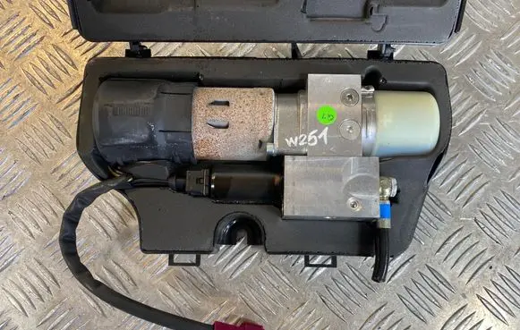 Mercedes-Benz R W251 Tailgate hydraulic pump motor A2518000035
