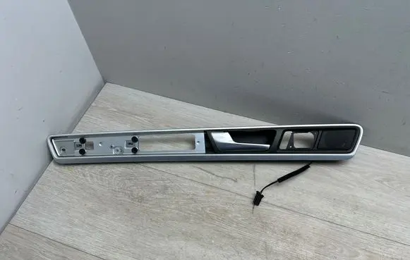 Volkswagen Touareg II Front door interior handle 7P6837113