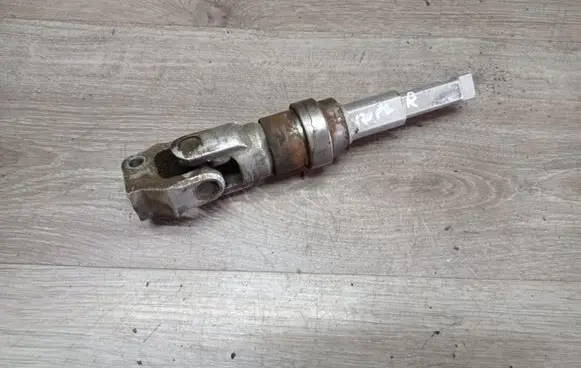 Volvo V70 Steering column universal joint