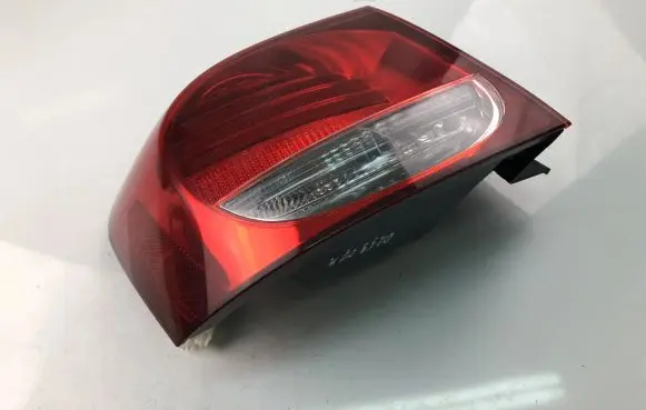 Subaru Outback Tailgate rear/tail lights A045053