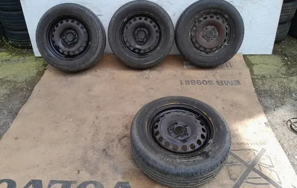 Volkswagen Touran II R15 steel rim 