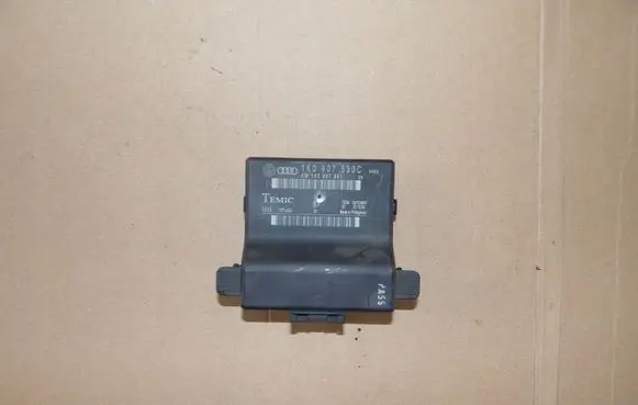 Volkswagen Golf V Gateway control module 1K0907530C