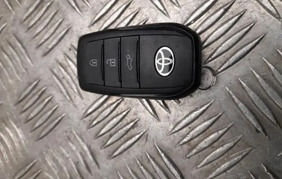 Lexus LBX Ignition key/card 