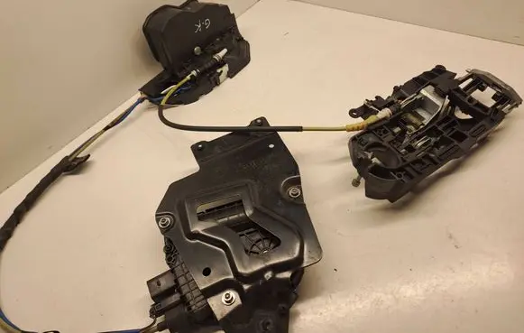 BMW 6 F06 Gran coupe Rear door lock 7276321 23310110 26117201