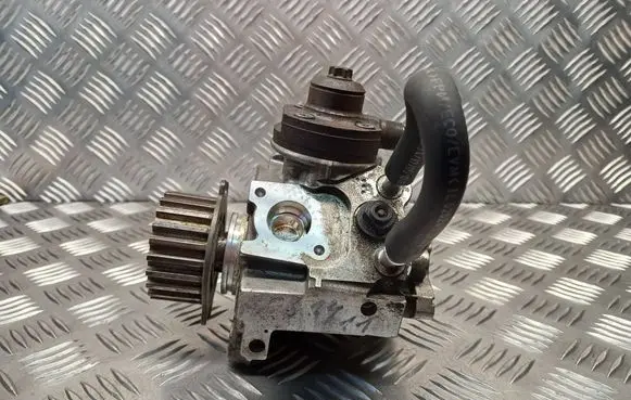 Peugeot 208 I Fuel injection high pressure pump 0445010516 9688499680