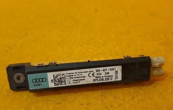 Audi A3 8Y Aerial antenna amplifier 8Y5035225D