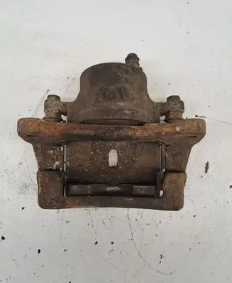Toyota Prius (NHW20) Front brake caliper