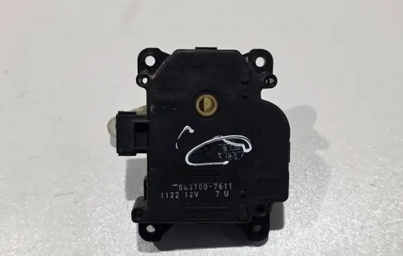 Lexus IS 200-300 Air flap motor/actuator 0637007611