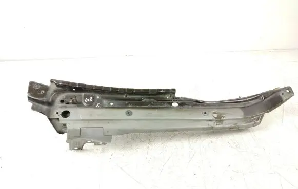 Audi Q7 4L Fender mounting bracket 4L0805175