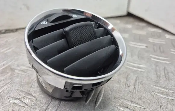 Dashboard side air vent grill/cover trim