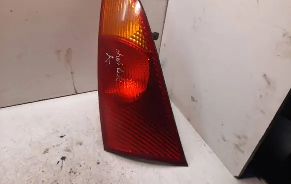 Ford Focus Rear/tail lights XS4X13405