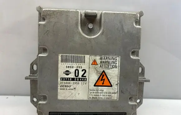 Nissan X-Trail T30 Engine control unit/module 23710EQ44A 2758002956