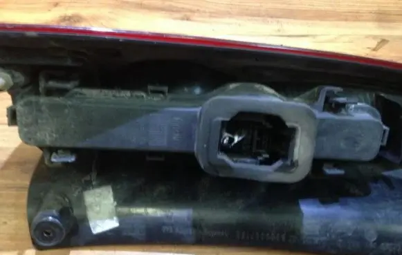 Renault Espace - Grand espace IV Tail light bulb cover holder 89023882