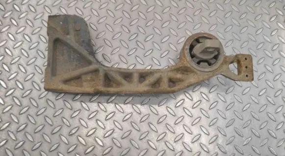 Mercedes-Benz Vito Viano W447 Rear differential/diff mount bracket A4473530095