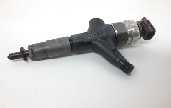 Subaru Outback Fuel injector 16613AA020 DENSO7890 12J03686