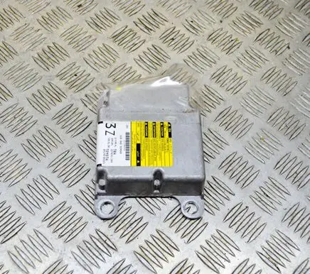 Toyota Avensis T270 Airbag control unit/module 227631104 8917005321