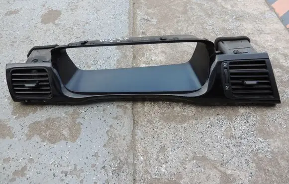 Honda FR-V Dashboard air vent grill cover trim 