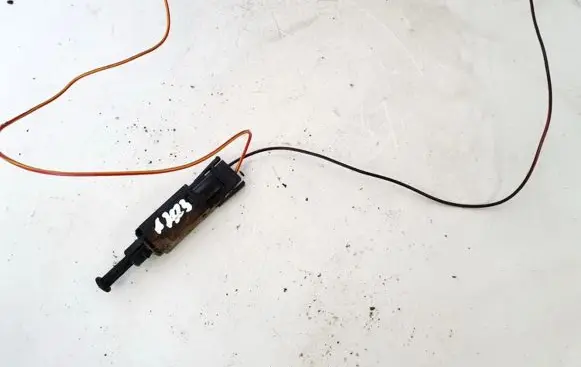 Volkswagen PASSAT B3 Brake pedal sensor switch 191945515