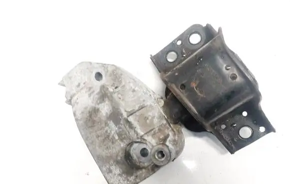 Nissan Qashqai Engine mount bracket 8200014931 8200014931-h
