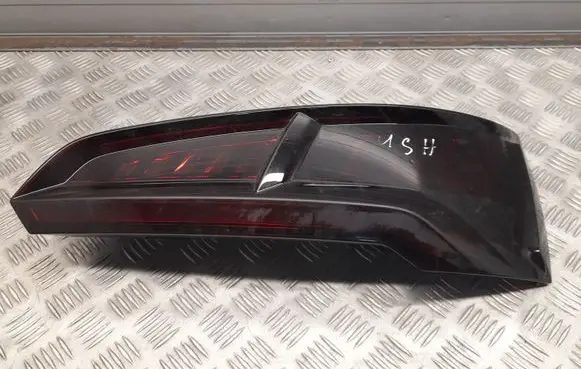 Audi Q5 SQ5 Tailgate rear/tail lights