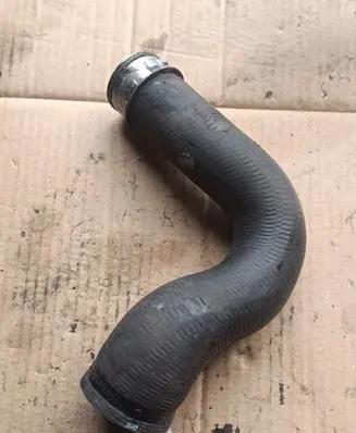 Audi Q7 4L Intercooler hose/pipe 4L0145738B