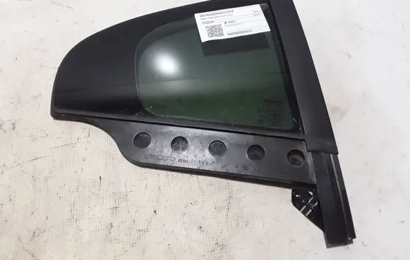 Volvo S60 Rear vent window glass 31352038