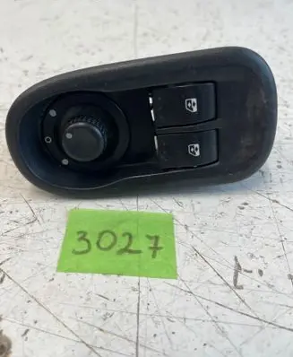 Renault Master III Electric window control switch 8200637842