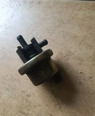Audi 80 90 S2 B4 Valve vacuum 054906276A