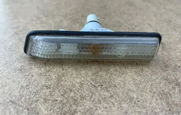 Front fender indicator light