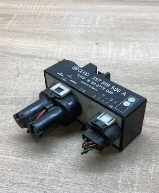 Volkswagen PASSAT B4 Coolant fan relay 357919506A