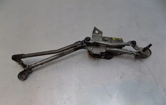 Mercedes-Benz GLK (X204) Front wiper linkage and motor