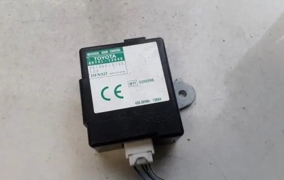 Toyota Corolla Verso E121 Door control unit/module 8974113040 89741-13040
