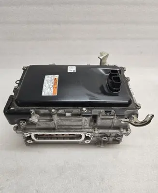 Voltage converter inverter