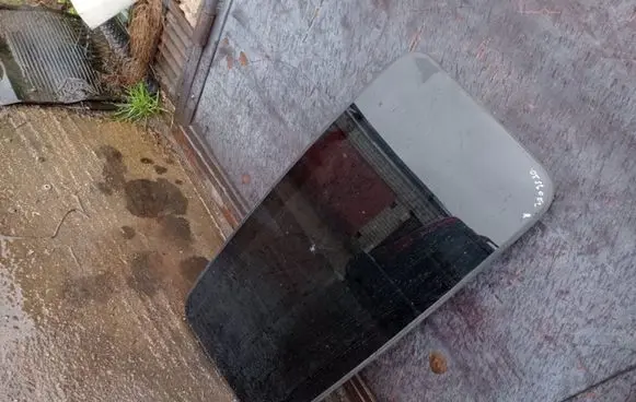 Volvo S60 Sunroof glass 