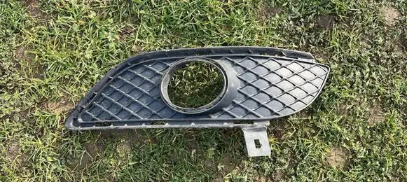 Mercedes-Benz B W246 W242 Front fog light trim/grill A2468851322
