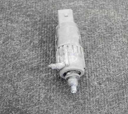 Skoda Superb B6 (3T) Windscreen/windshield washer pump 1K5955651