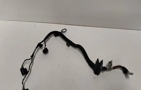 BMW 3 E90 E91 Fuel injector wires 7790589 12517790589