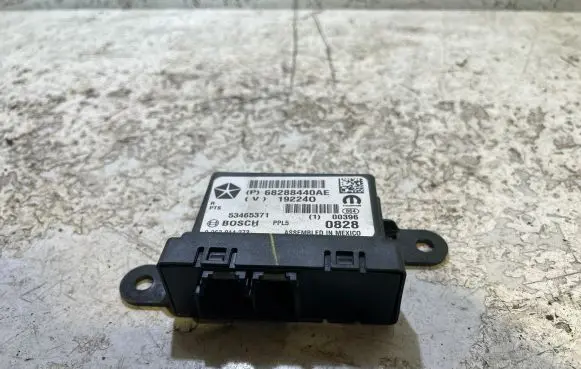 Jeep Cherokee Parking PDC control unit/module 68288440AE 53465371 192240