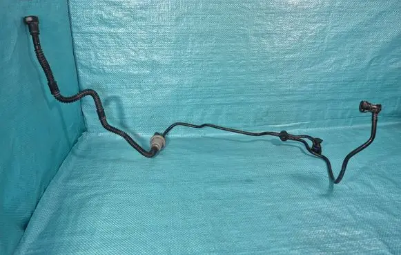 Volkswagen Golf VII Vacuum line/pipe/hose 04E133514 04E133352A 06D133517B