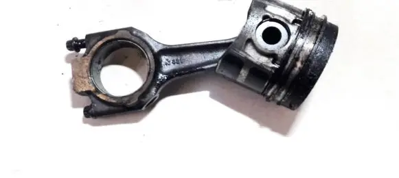 Ford Escort Piston with connecting rod SXS4Q