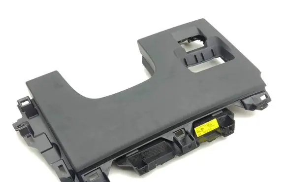 Dashboard lower bottom trim panel