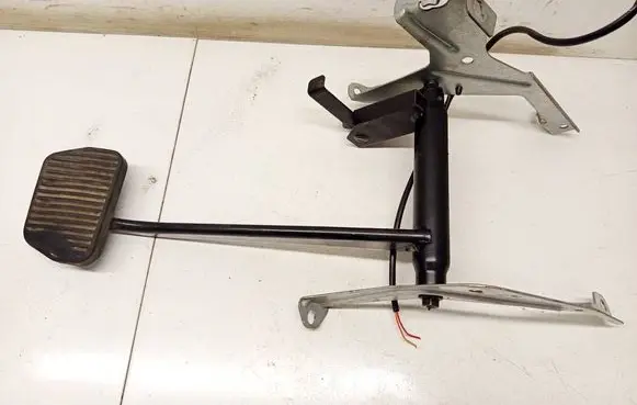 Volvo XC90 Brake pedal 