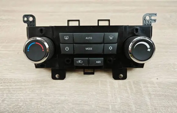 Chevrolet Orlando Climate control unit 3870578