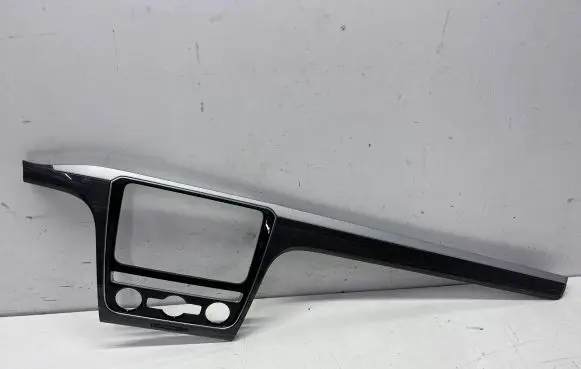 Volkswagen PASSAT B8 USA Radio/GPS head unit trim 561857212E