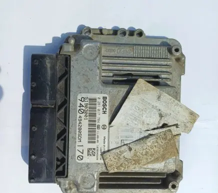 Alfa Romeo Giulietta Engine control unit/module 51903001 0281017784