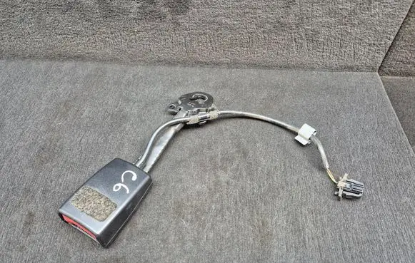 Audi A6 S6 C6 4F Front seatbelt buckle 8E0857755D 8E0857755Q01C 8E0857755Q