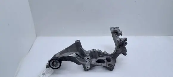 Mercedes-Benz B W246 W242 Generator/alternator bracket A6512011709